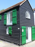 Hut 11